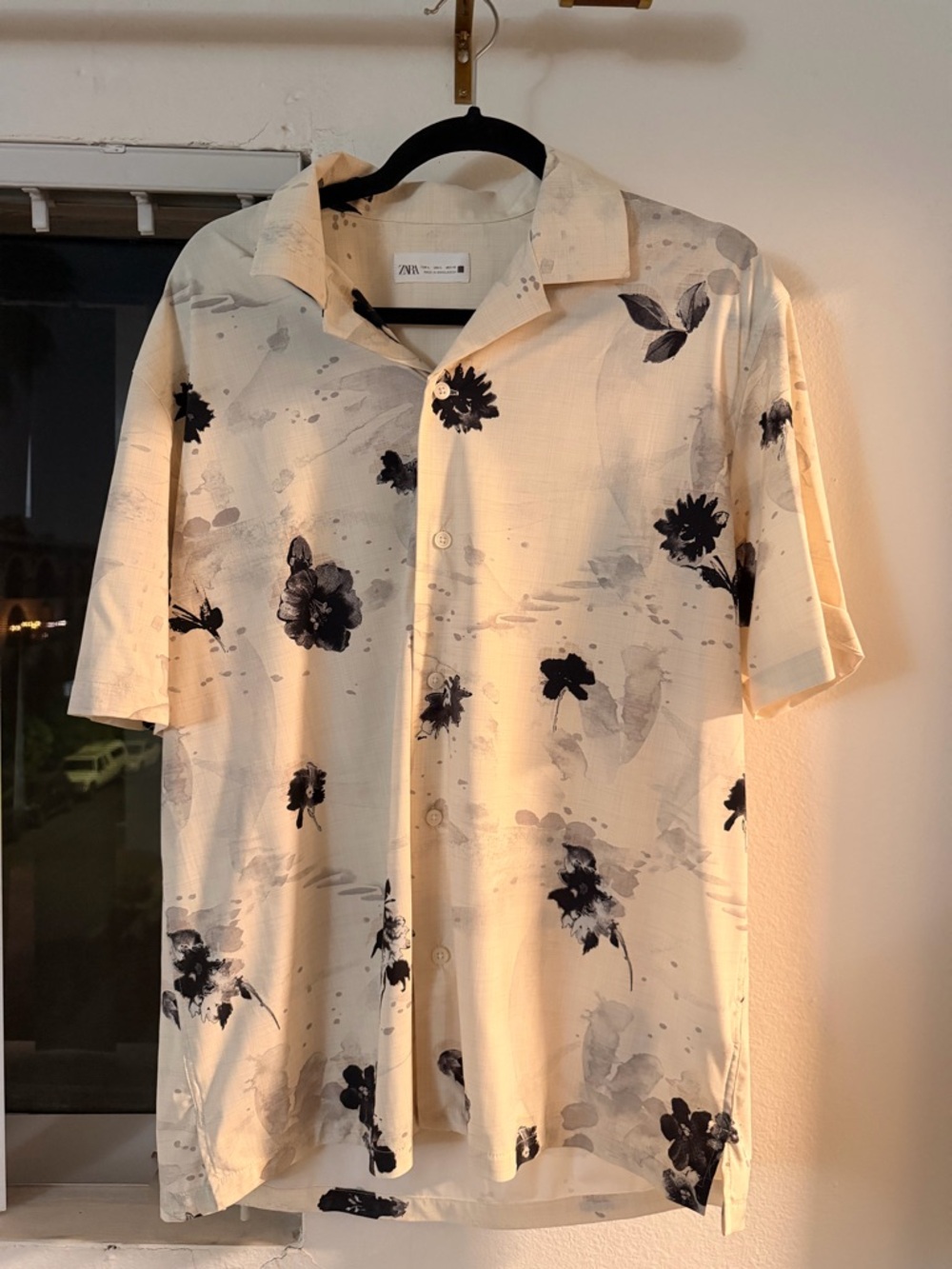 Zara Cream Short-Sleeve Button-Down Shirt with Black Floral Print
